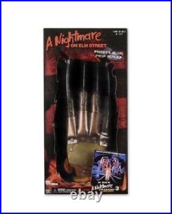 A Nightmare On Elm Street 3 Freddy's Glove 11 Scale Life-Size Prop Replica