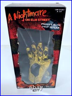 FREDDY KRUEGER'S GLOVE Collectible PROP REPLICA Nightmare of Elm Street NECA NEW
