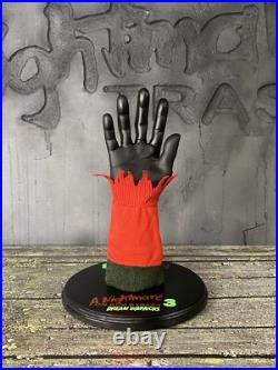 Freddy Krueger Glove Display Stand A NIGHTMARE ON ELM STREET 3 Dream Warriors
