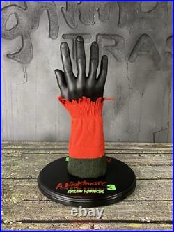 Freddy Krueger Glove Display Stand A NIGHTMARE ON ELM STREET 3 Dream Warriors