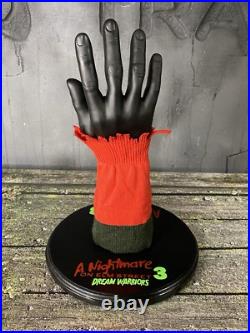 Freddy Krueger Glove Display Stand A NIGHTMARE ON ELM STREET 3 Dream Warriors
