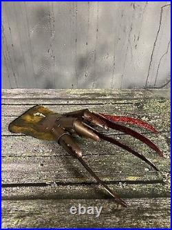 Freddy Krueger Metal Glove and Display Stand A Nightmare On Elm Street Prop