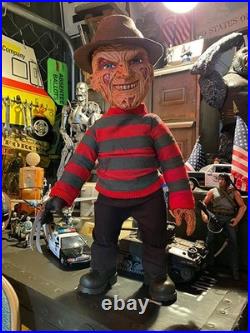 Mezco Toys Movie A Nightmare on Elm Street Freddy Krueger 15 Inch Mega Scale Fig
