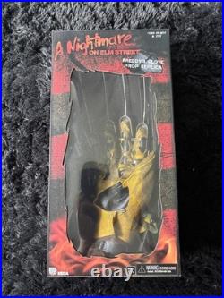 NECA FREDDY KRUEGER'S GLOVE Collectible PROP REPLICA Nightmare of Elm Street