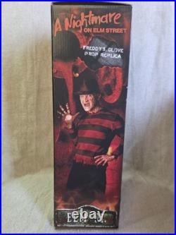NECA Freddy Krueger Nightmare on Elm Street Glove Prop Replica Collectible