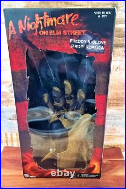 NECA Freddy Krueger Nightmare on Elm Street Glove Prop Replica Collectible NIB
