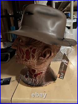 Nightmare On Elm Street Freddy Krueger Bust With Hat