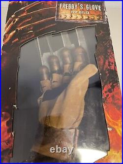Rare NECA Freddy Krueger Glove Prop Replica A Nightmare On Elm Street (2010) Rare NECA Freddy Krueger Glove Prop Replica A Nightmare On Elm Street (2010)