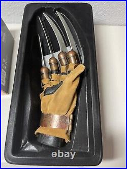 Rare NECA Freddy Krueger Glove Prop Replica A Nightmare On Elm Street (2010) Rare NECA Freddy Krueger Glove Prop Replica A Nightmare On Elm Street (2010)