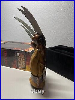Rare NECA Freddy Krueger Glove Prop Replica A Nightmare On Elm Street (2010) Rare NECA Freddy Krueger Glove Prop Replica A Nightmare On Elm Street (2010)