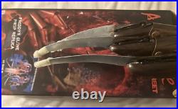 Robert Englund Signed Glove NECA JSA COA Freddy Krueger Nightmare On Elm Street Robert Englund Signed Glove NECA JSA COA Freddy Krueger Nightmare On Elm Street