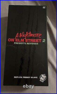 Trick or Treat Studios Freddy Krueger A Nightmare On Elm Street 2 Deluxe Glove